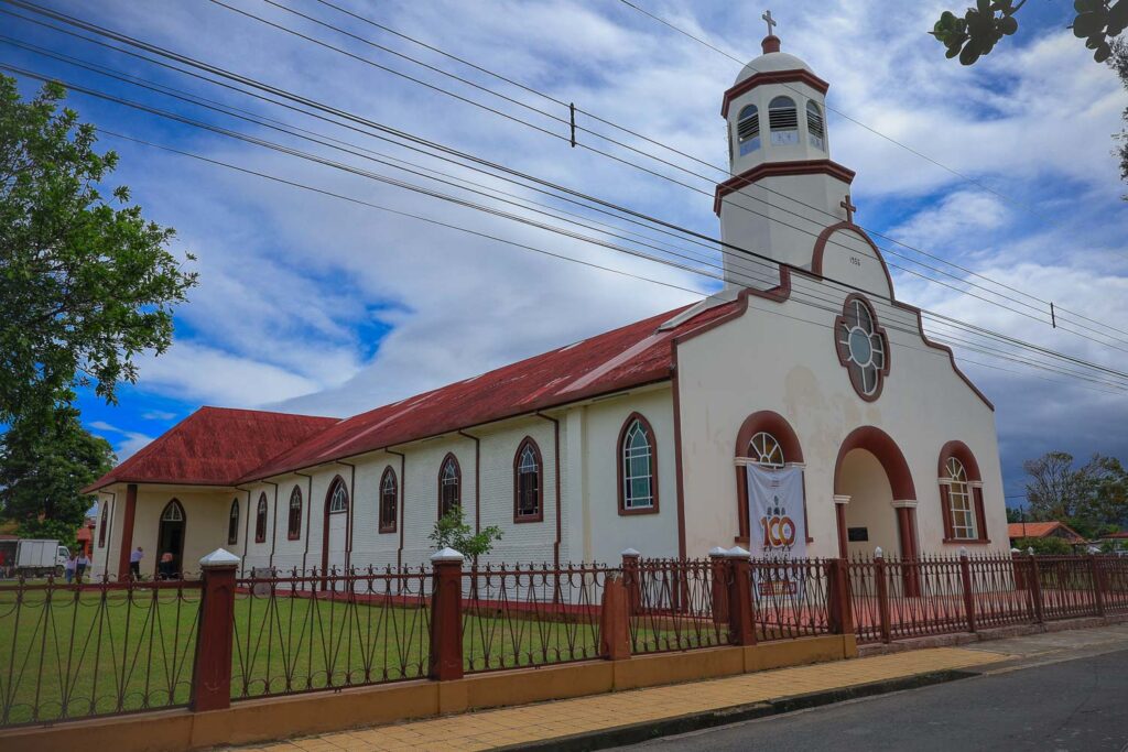 Iglesia San Lorenzo de Flores